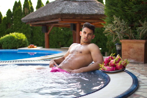tropical200.jpeg
