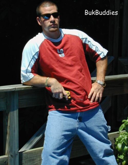 tony2r0311195dfe8ac869e32.jpg