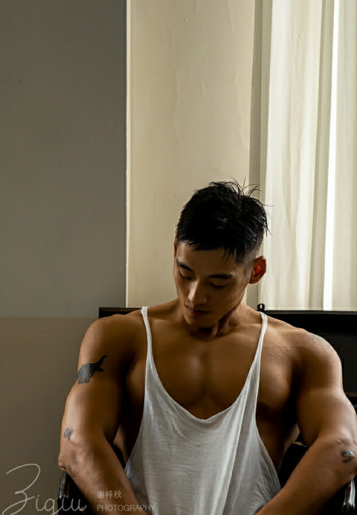 MUSCLE-MAN-NO.44-89.jpg
