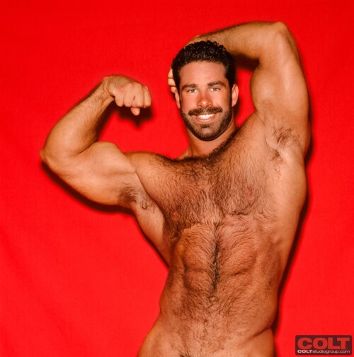 Pete-Kuzak---Red-Background---Bicep-Curl-01a.jpeg