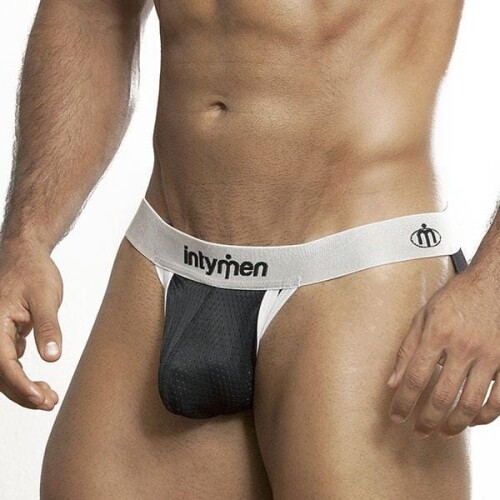 INT4604-Black-M.jpeg