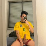 076