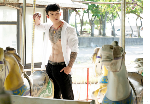 Bluephoto--No.253-16.png