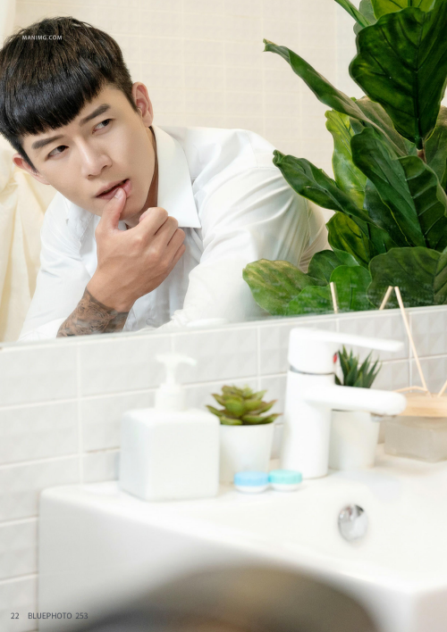 Bluephoto--No.253-28.png
