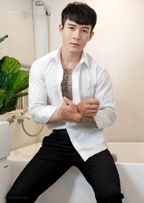 Bluephoto--No.253-30.png