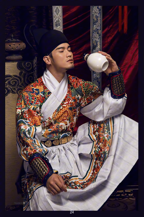 The-King-Men-022.png