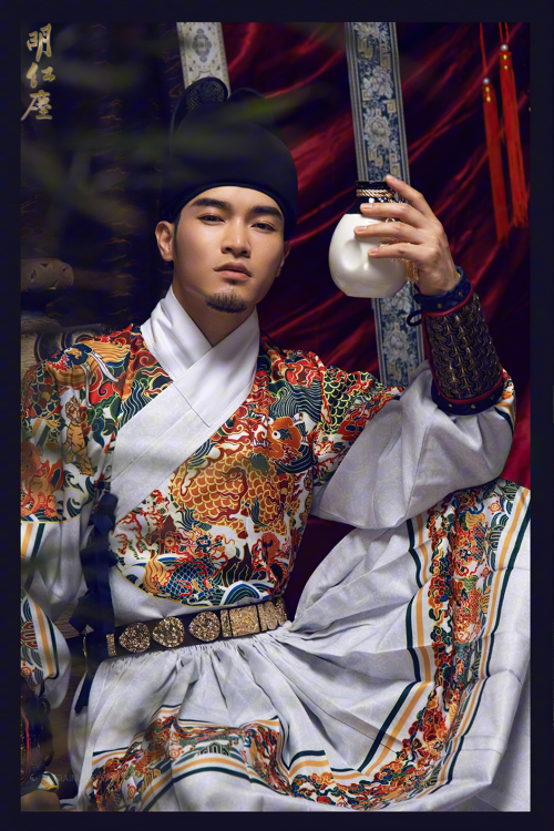 The-King-Men-024.png