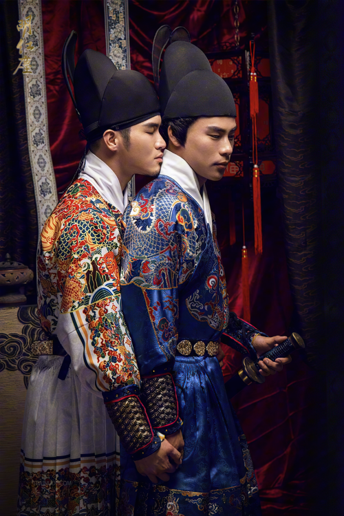 The-King-Men-036.png