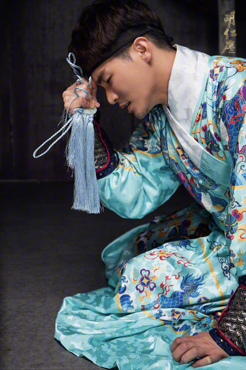 The-King-Men-047.png