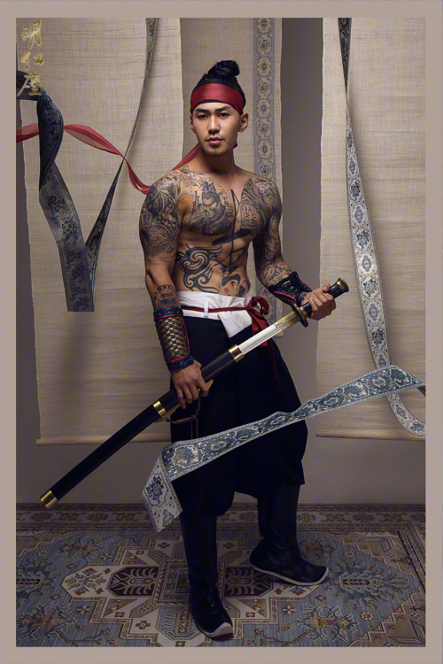 The-King-Men-061.png