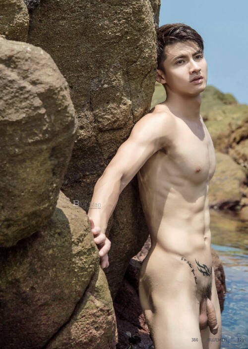 Blue-Men-VOL386-83.jpg