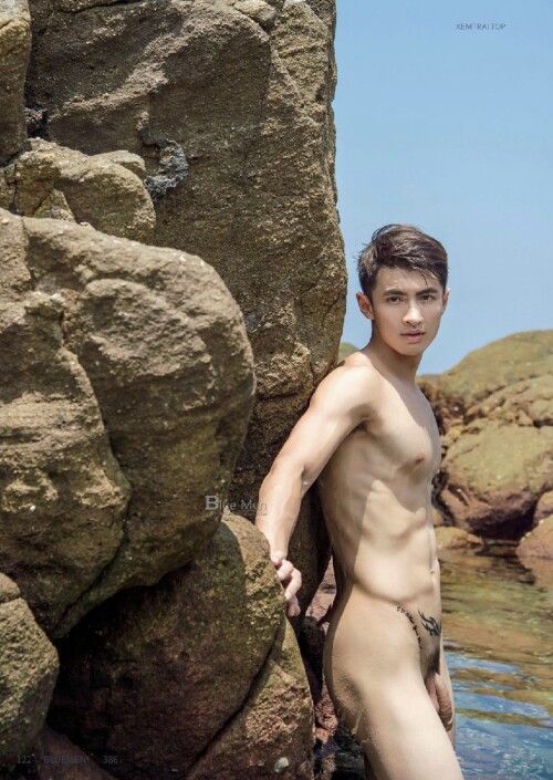 Blue-Men-VOL386-84.jpg