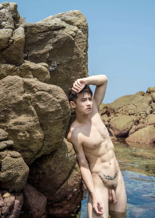 Blue-Men-VOL386-90.jpg